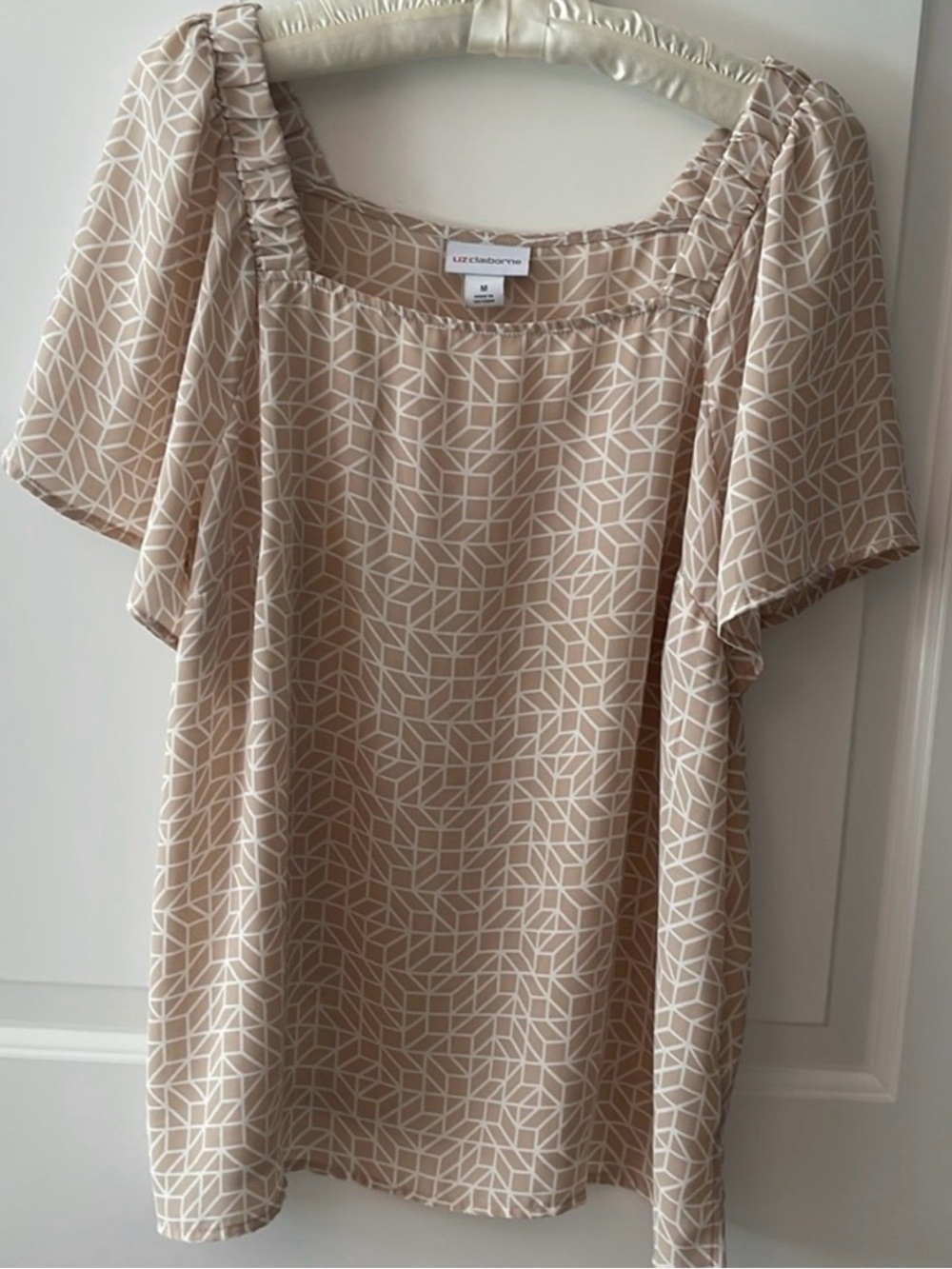 Liz Claiborne Cream Ruffled Short Sleeve Blouse/Square neckline